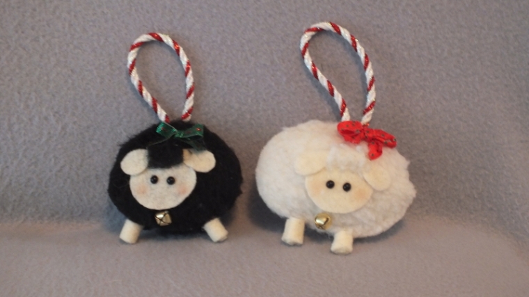 Black and white sheep ornaments.